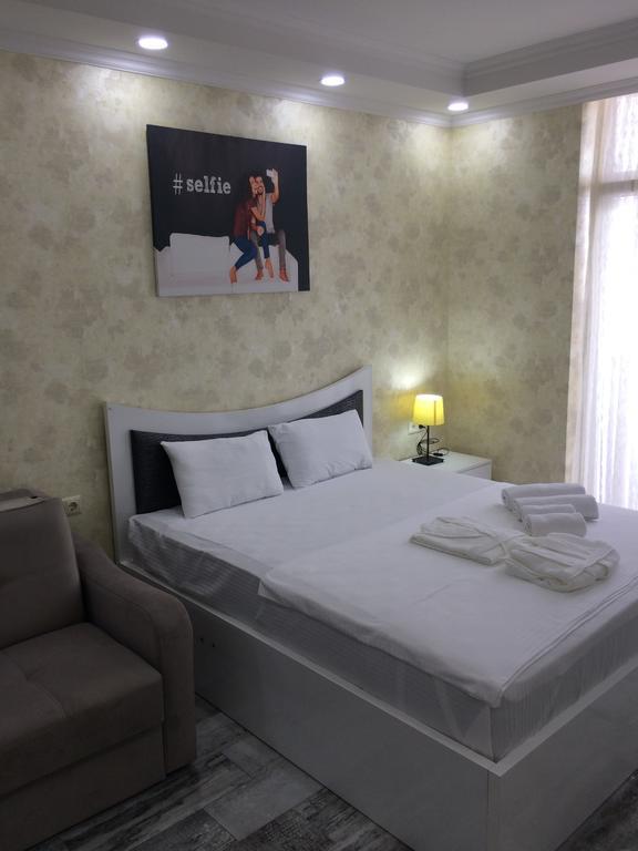 Selfie Apartment Batumi Exterior photo